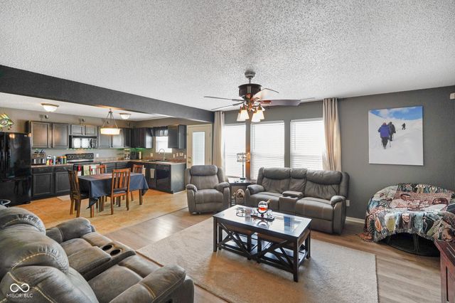 8805 Hosta Way, Camby, IN 46113