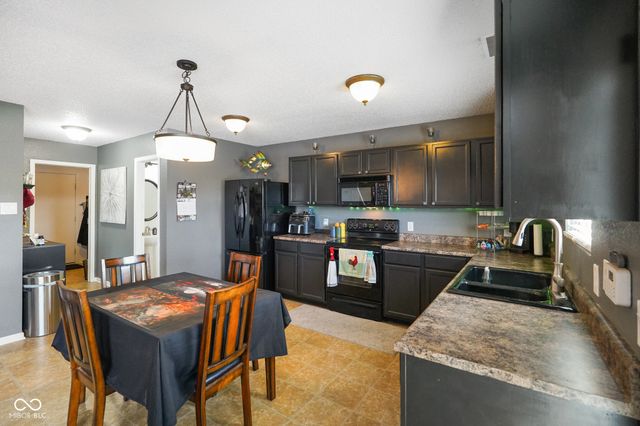 8805 Hosta Way, Camby, IN 46113