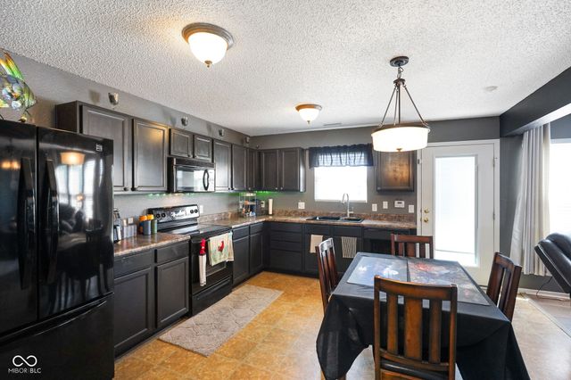 8805 Hosta Way, Camby, IN 46113