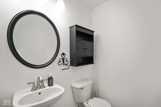 8805 Hosta Way, Camby, IN 46113