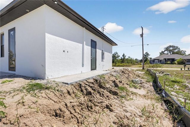 1211 Delores ST E, Lehigh Acres, FL 33974