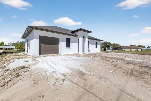 1211 Delores ST E, Lehigh Acres, FL 33974