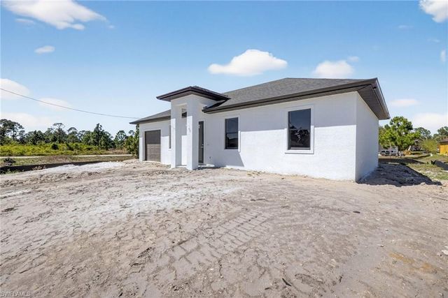 1211 Delores ST E, Lehigh Acres, FL 33974