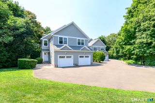 4 Caryns Way A, Norwalk, CT 06851