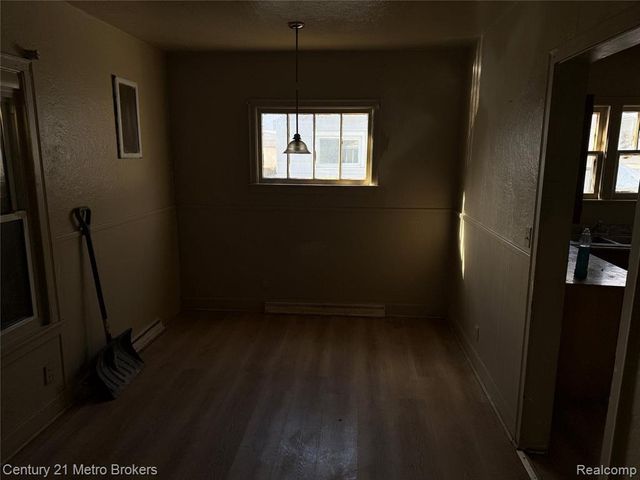 2918 Mackin Road, Flint, MI 48504