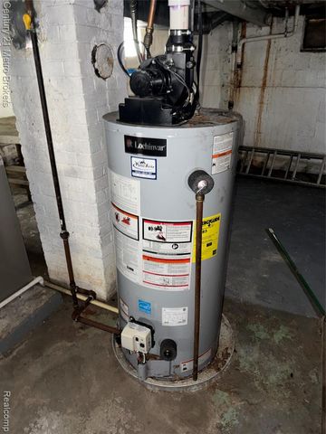 2918 Mackin Road, Flint, MI 48504