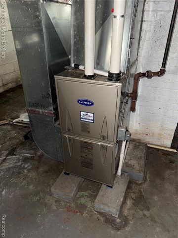 2918 Mackin Road, Flint, MI 48504