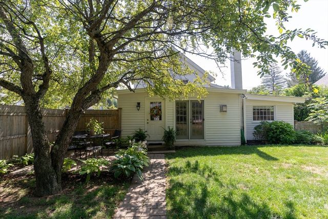 9 Wickaboag Valley Rd, West Brookfield, MA 01585