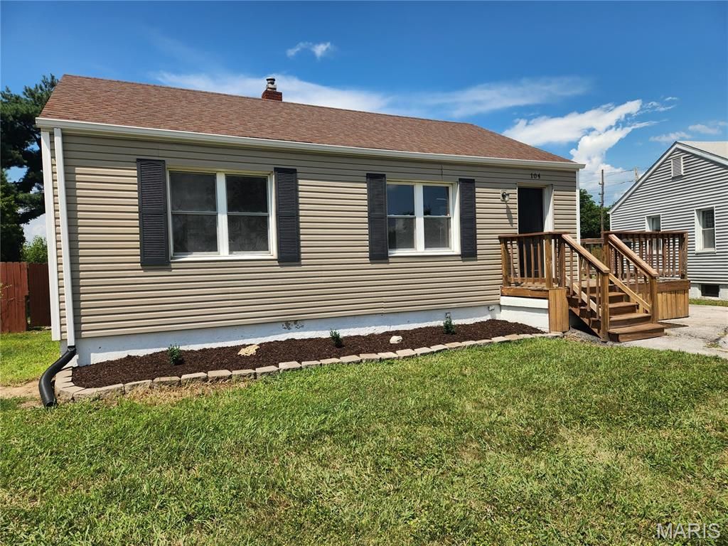 104 Victory Drive, East Alton, IL 62024