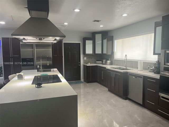 9260 SW 164th St, Palmetto Bay, FL 33157