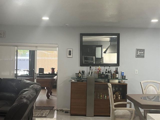 9260 SW 164th St, Palmetto Bay, FL 33157