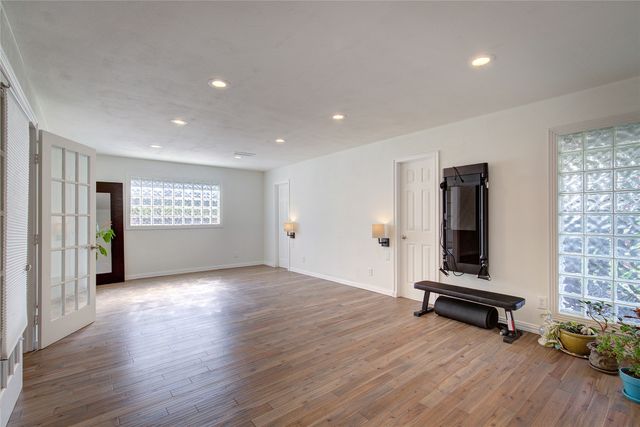 8415 Gladwood Lane, Dallas, TX 75243