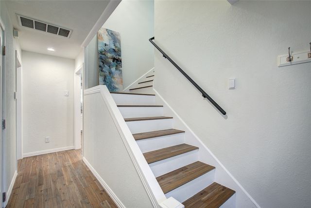 8415 Gladwood Lane, Dallas, TX 75243