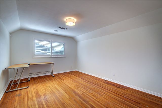 8415 Gladwood Lane, Dallas, TX 75243