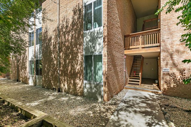 5803 Oakwood Drive C, Lisle, IL 60532