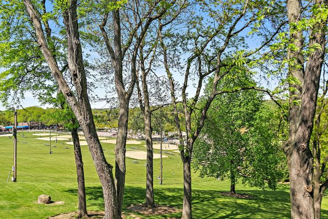 5803 Oakwood Drive C, Lisle, IL 60532
