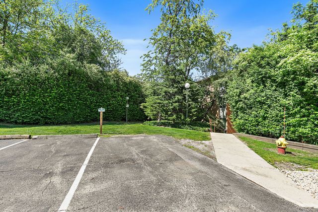 5803 Oakwood Drive C, Lisle, IL 60532