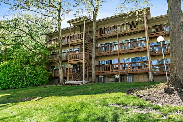 5803 Oakwood Drive C, Lisle, IL 60532