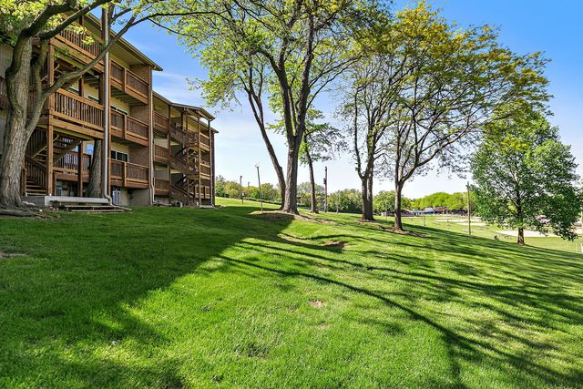5803 Oakwood Drive C, Lisle, IL 60532