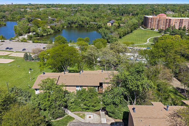 5803 Oakwood Drive C, Lisle, IL 60532