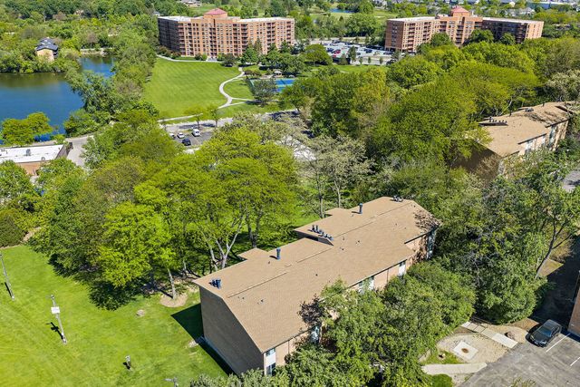5803 Oakwood Drive C, Lisle, IL 60532