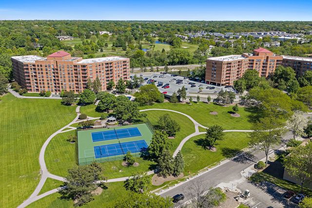 5803 Oakwood Drive C, Lisle, IL 60532