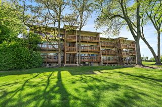 5803 Oakwood Drive C, Lisle, IL 60532