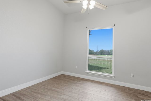 104 HONDO RDG, La Vernia, TX 78121