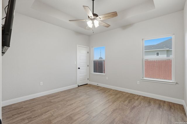 104 HONDO RDG, La Vernia, TX 78121