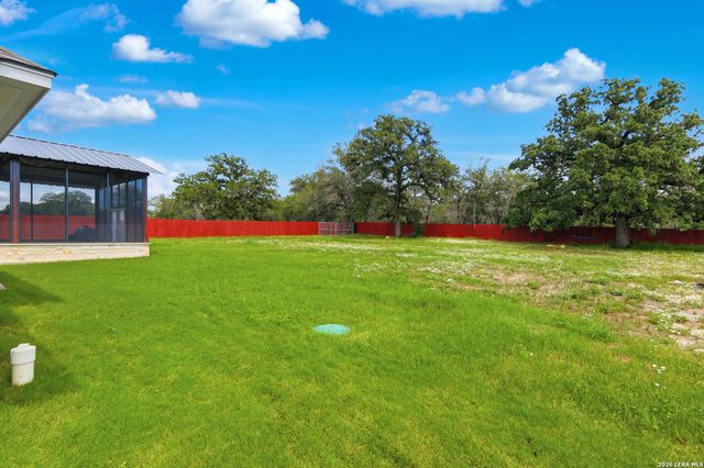 104 HONDO RDG, La Vernia, TX 78121