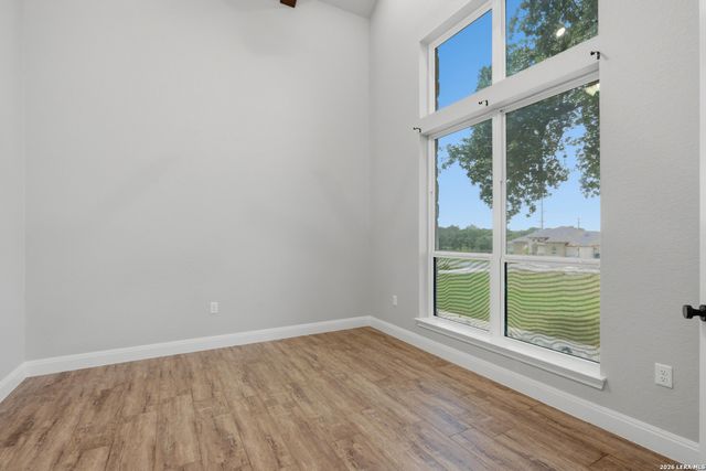 104 HONDO RDG, La Vernia, TX 78121