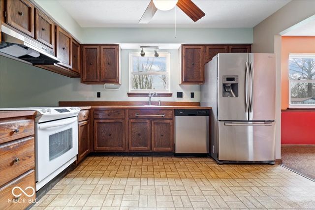 8733 Caplock Lane, Indianapolis, IN 46256