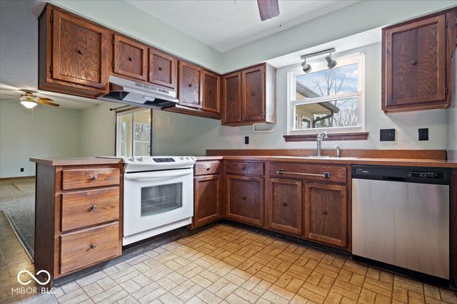 8733 Caplock Lane, Indianapolis, IN 46256