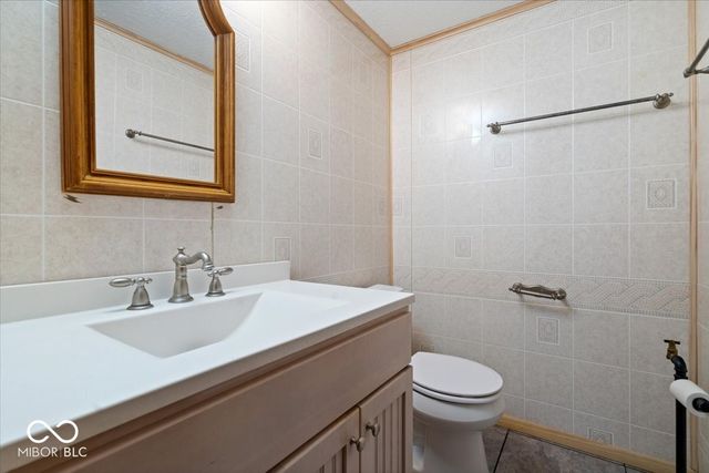 8733 Caplock Lane, Indianapolis, IN 46256