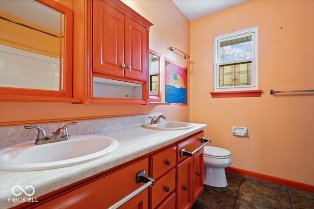 8733 Caplock Lane, Indianapolis, IN 46256