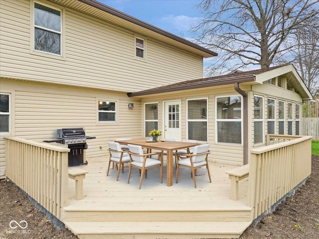 8733 Caplock Lane, Indianapolis, IN 46256