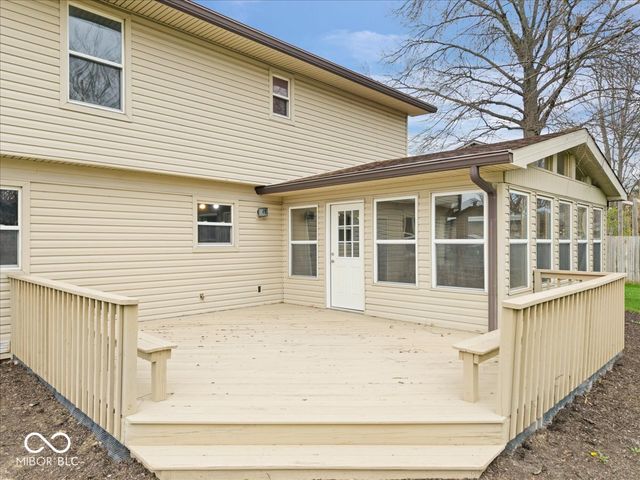 8733 Caplock Lane, Indianapolis, IN 46256