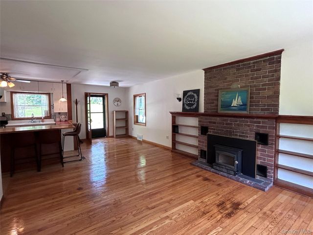 4 Petticoat Lane, Beacon, NY 12508