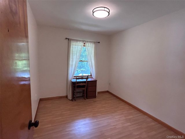 4 Petticoat Lane, Beacon, NY 12508