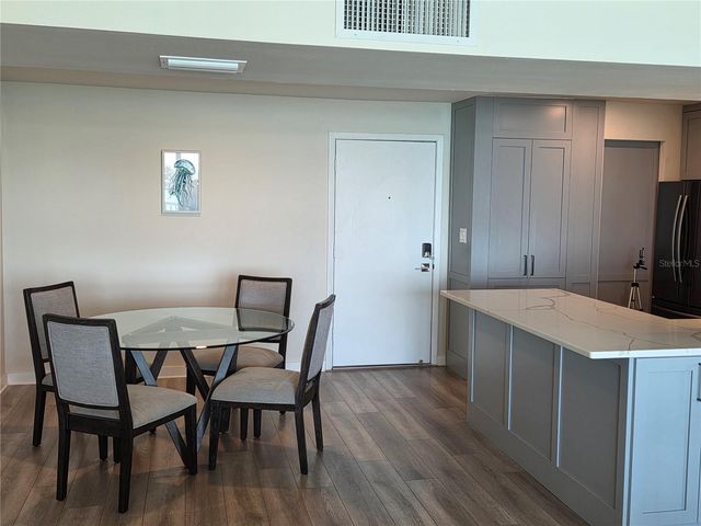 500 TREASURE ISLAND CAUSEWAY 307, Treasure Island, FL 33706