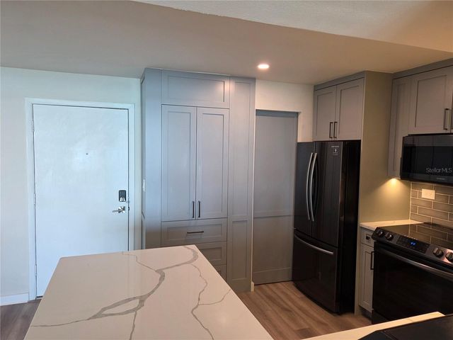 500 TREASURE ISLAND CAUSEWAY 307, Treasure Island, FL 33706
