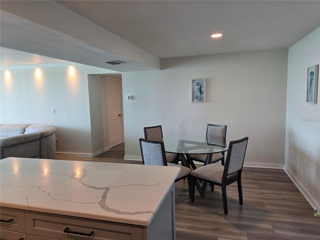 500 TREASURE ISLAND CAUSEWAY 307, Treasure Island, FL 33706