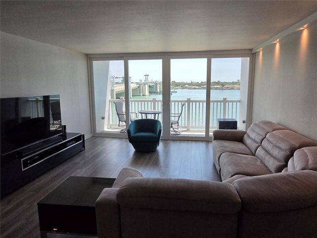 500 TREASURE ISLAND CAUSEWAY 307, Treasure Island, FL 33706