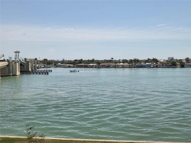500 TREASURE ISLAND CAUSEWAY 307, Treasure Island, FL 33706