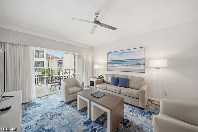 221 9th ST S 206, Naples, FL 34102