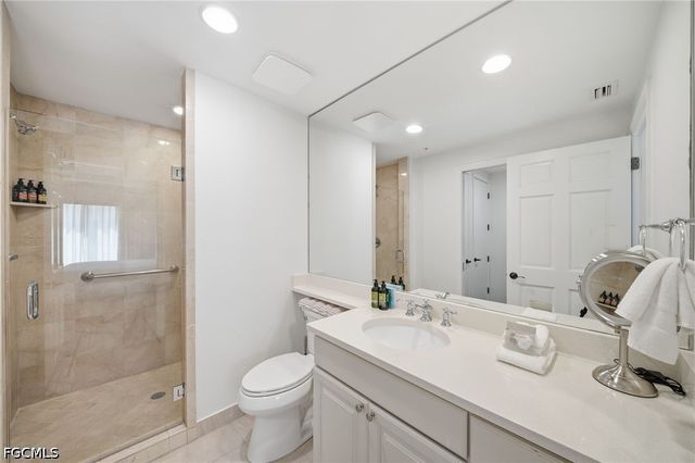 221 9th ST S 206, Naples, FL 34102