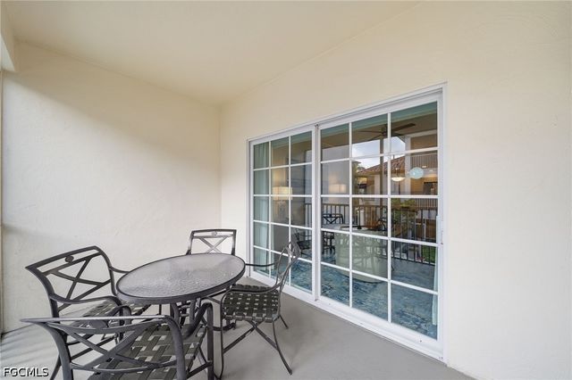 221 9th ST S 206, Naples, FL 34102
