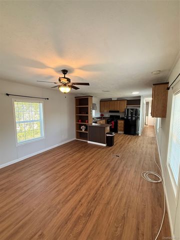 37 Hubbard Avenue 95, Riverhead, NY 11901