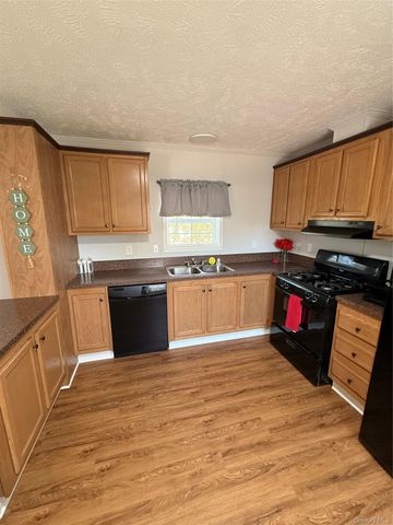 37 Hubbard Avenue 95, Riverhead, NY 11901