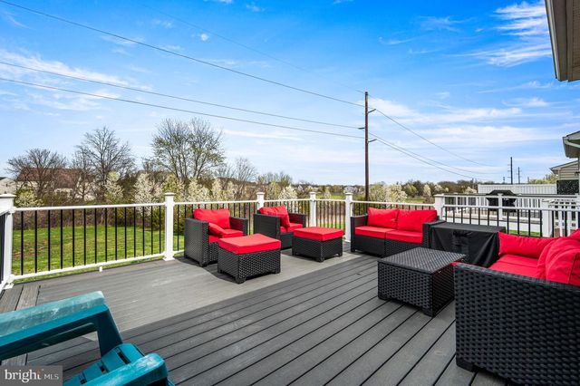 144 FAWN DR, Gilbertsville, PA 19525
